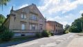 Straßenansicht links