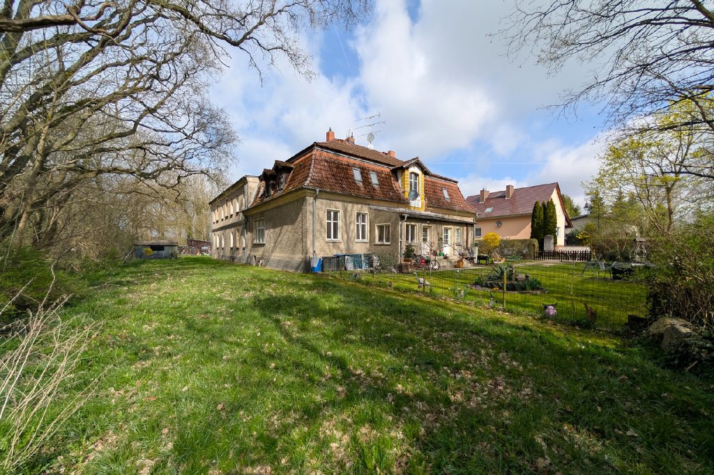 Haus Vorderseite links