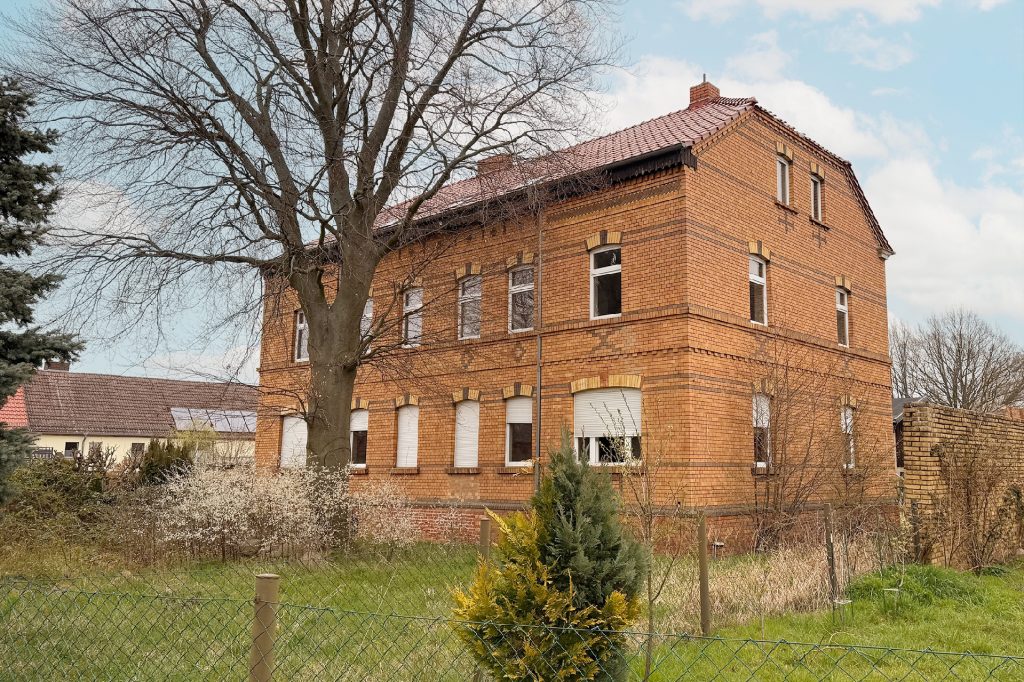 Straßenansicht frontal