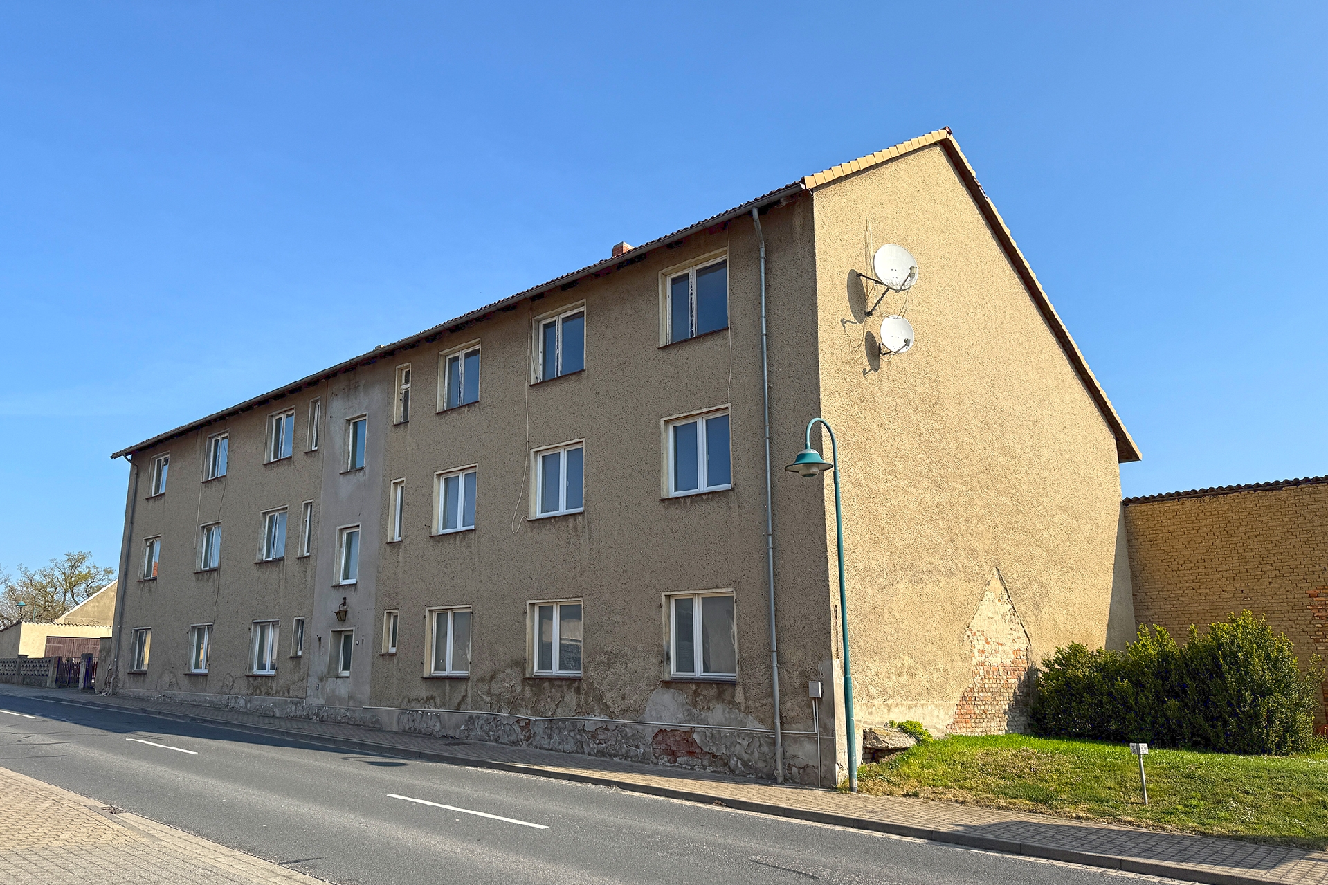 Straßenansicht