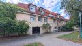 Seitenansicht mit Zufahrt Garage