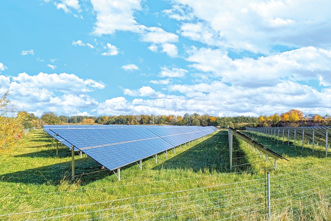 PV-Anlage seitlich