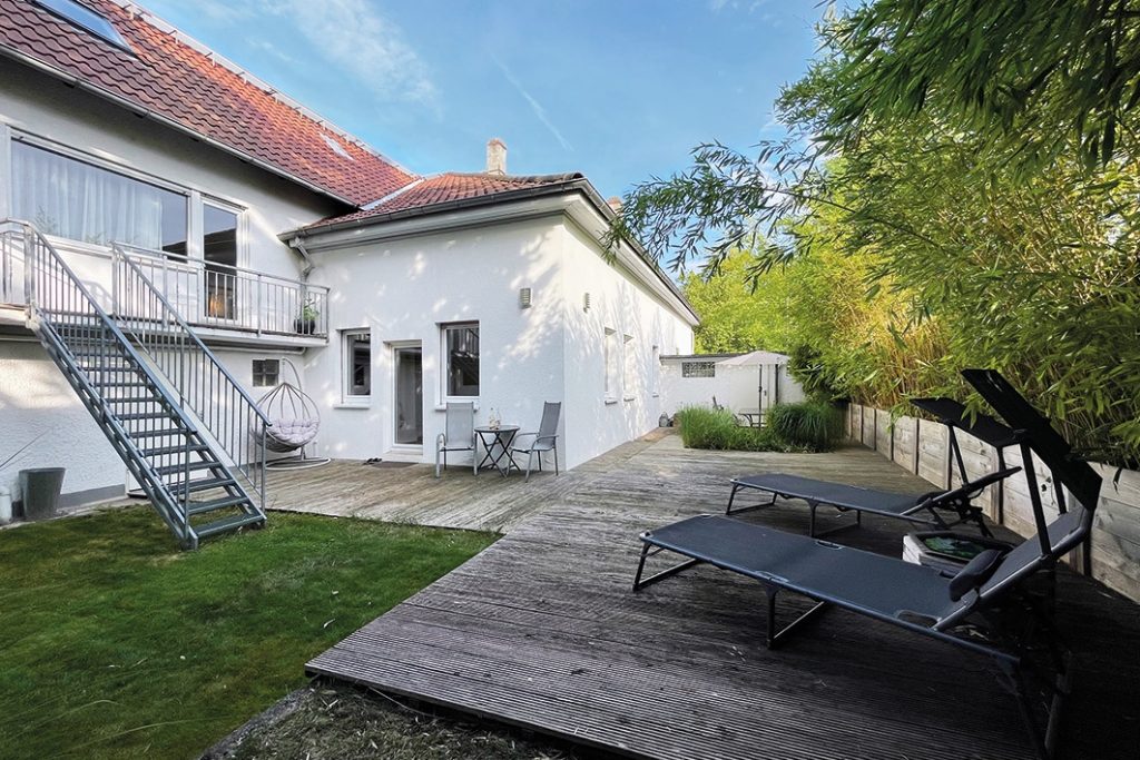 Rückansicht mit Garten