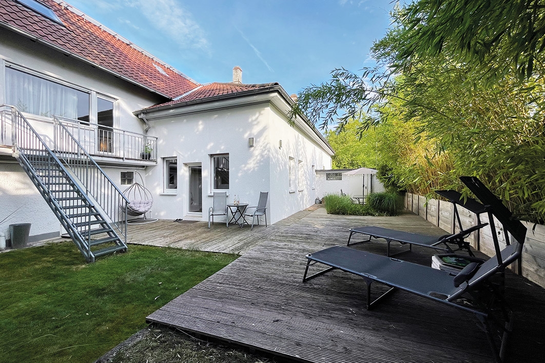 Rückansicht mit Garten