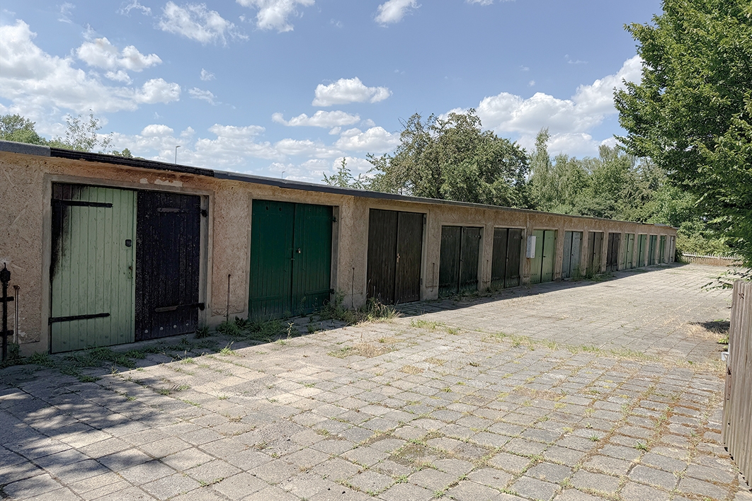 Garagenzeile